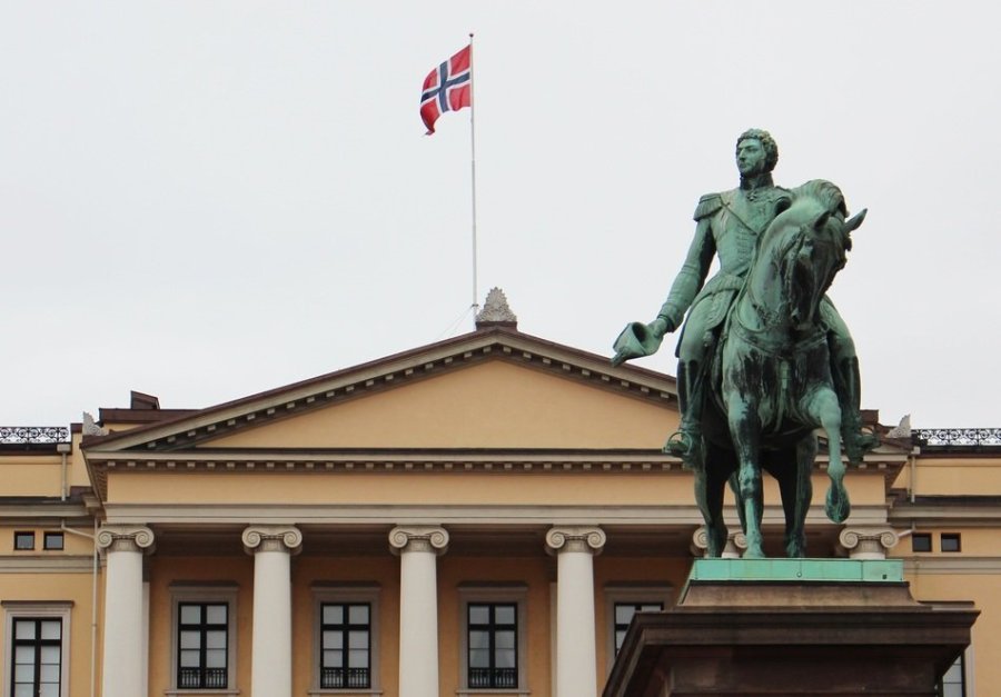 Karl Johan and the Castle