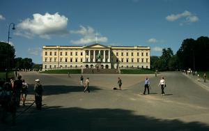 Thumbnail for Explore The Royal Palace in Oslo