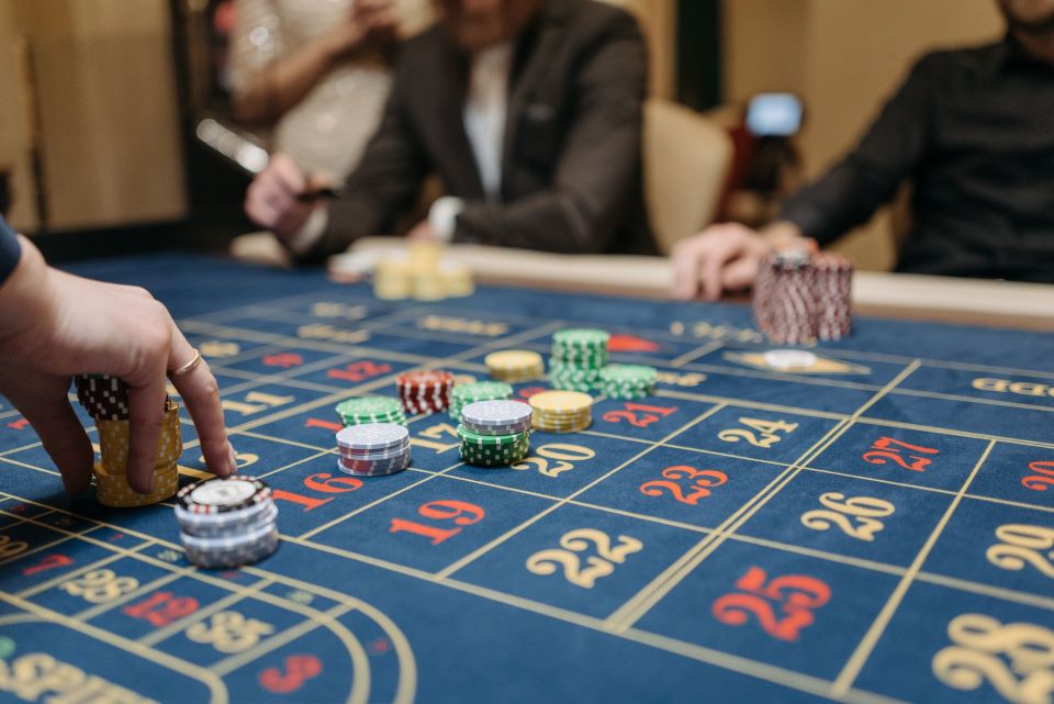 betting chips on a roulette table